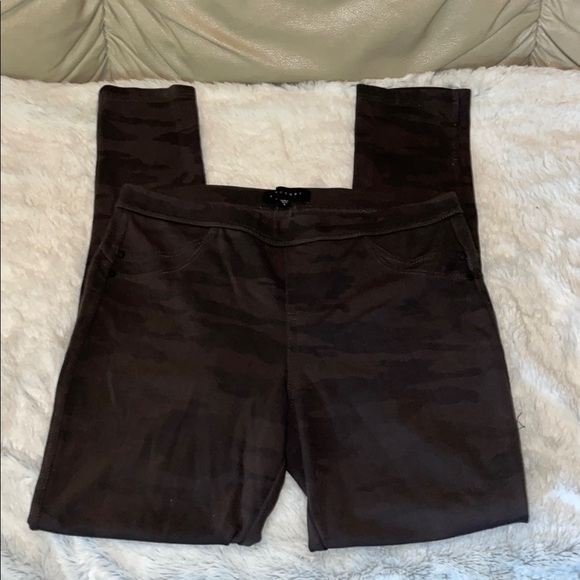 Sanctuary Pants - Sanctuary Stylish Brown Camouflage Women's Pants.  Size Large.